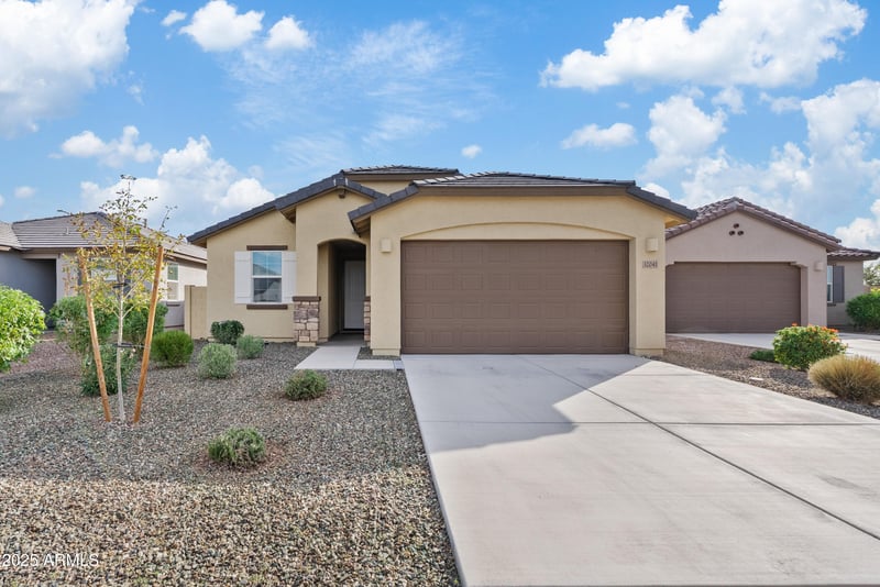 32041 Wayne Ln, San Tan Valley, AZ 85143