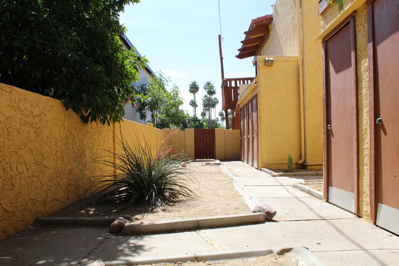 3205 E Earll Dr, Phoenix, AZ 85018