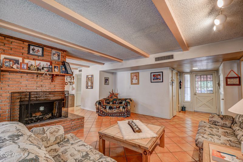 3206 W Hearn Rd, Phoenix, AZ 85053