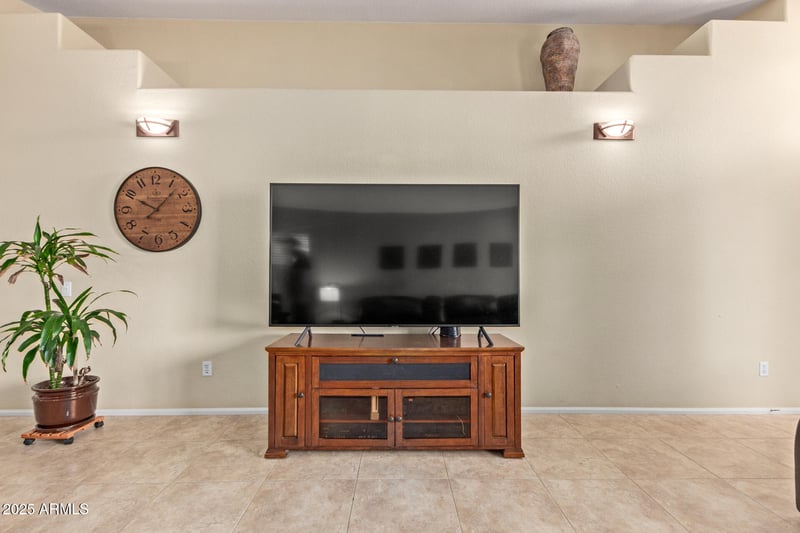 3207 Behrend Dr, Phoenix, AZ 85050