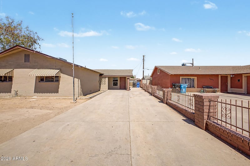 3207 N 54th Ave, Phoenix, AZ 85031