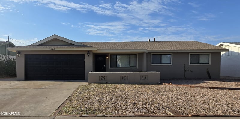 3207 W Joan De Arc Ave, Phoenix, AZ 85029