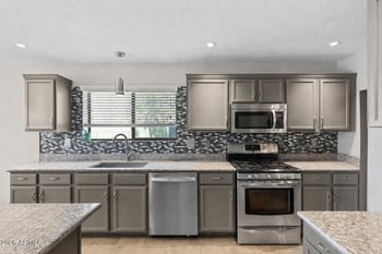 3207 Molly Ln, Phoenix, AZ 85083