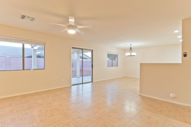 3207 W Sunland Ave, Phoenix, AZ 85041