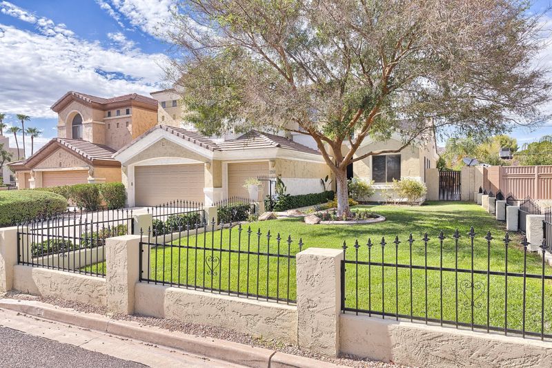 3208 E Orange Dr, Phoenix, AZ 85018