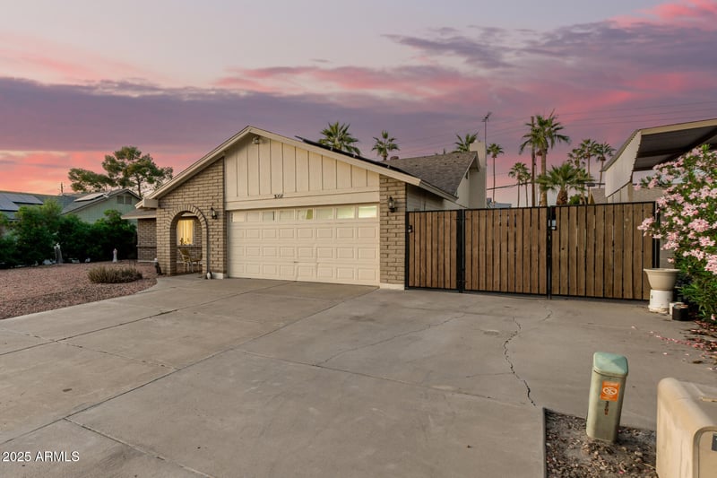 3208 Juniper Ave, Phoenix, AZ 85053