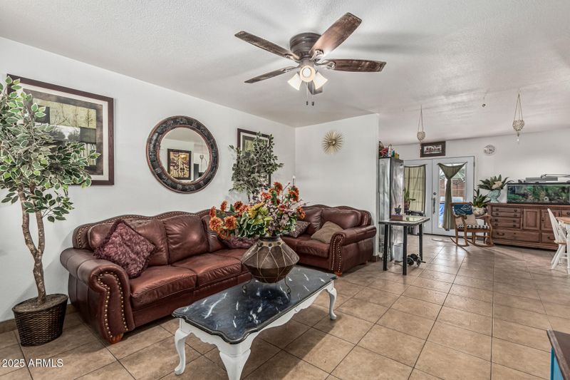 3208 W Wagoner Rd, Phoenix, AZ 85053