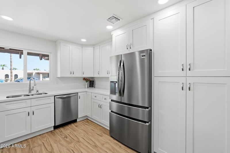 3209 W Becker Ln, Phoenix, AZ 85029