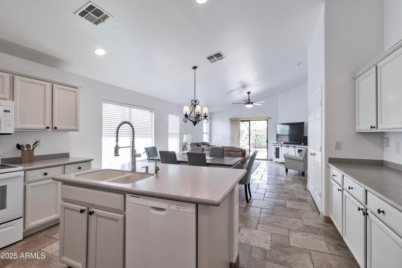 321 Dexter Way, San Tan Valley, AZ 85143