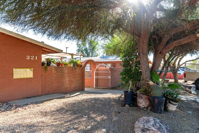321 E Carol Ave, Phoenix, AZ 85020