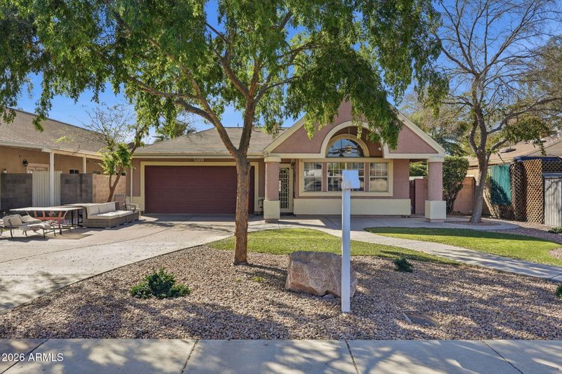 321 E Mitchell Dr, Phoenix, AZ 85012