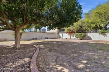 321 Mitchell Dr, Phoenix, AZ 85012