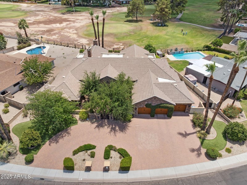 321 Tam Oshanter Dr, Phoenix, AZ 85023