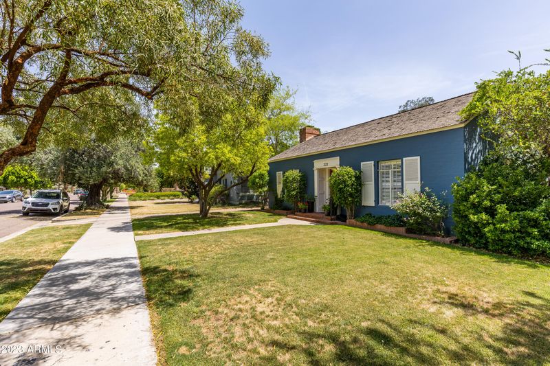 321 W Granada Rd, Phoenix, AZ 85003