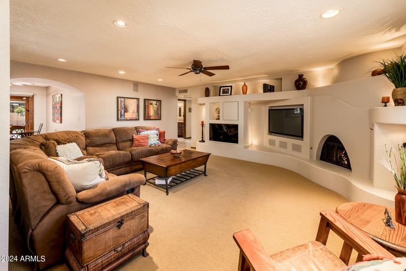 321 W Pine Valley Dr, Phoenix, AZ 85023