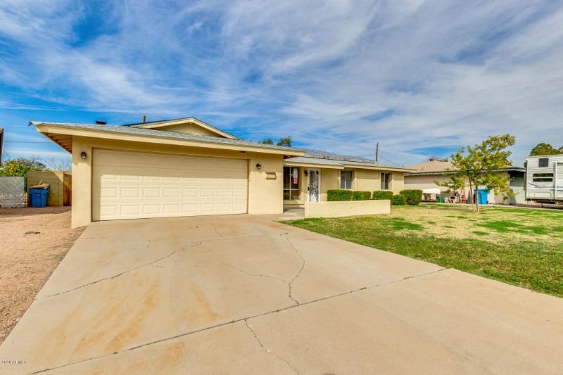 3210 W Calavar Rd, Phoenix, AZ 85053