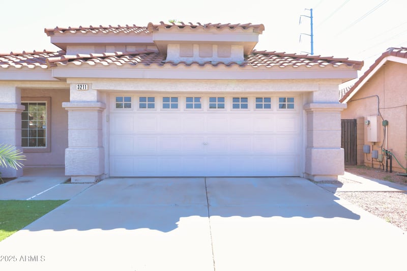 3211 Menadota Dr, Phoenix, AZ 85050