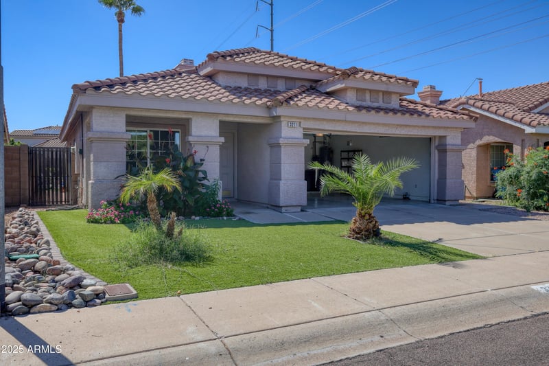3211 Menadota Dr, Phoenix, AZ 85050