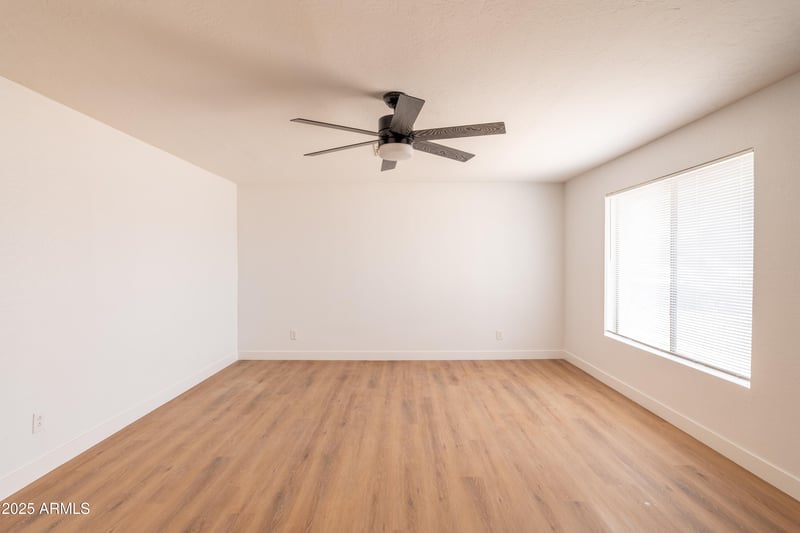 3212 49th Ln, Phoenix, AZ 85031