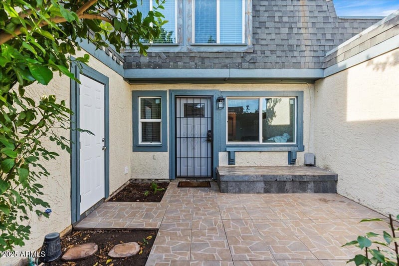 3212 Royal Palm Rd, Phoenix, AZ 85051