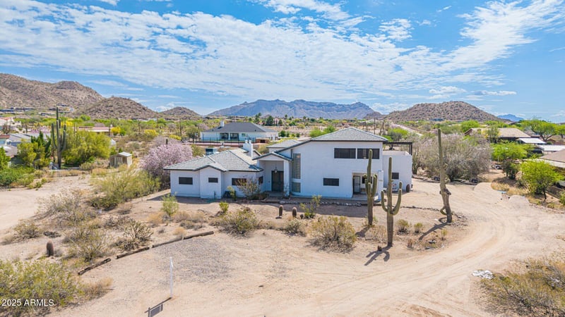 3215 83rd St, Mesa, AZ 85207