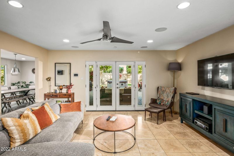 3215 E Orange Dr, Phoenix, AZ 85018