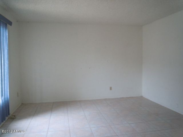 3215 W Echo Ln, Phoenix, AZ 85051