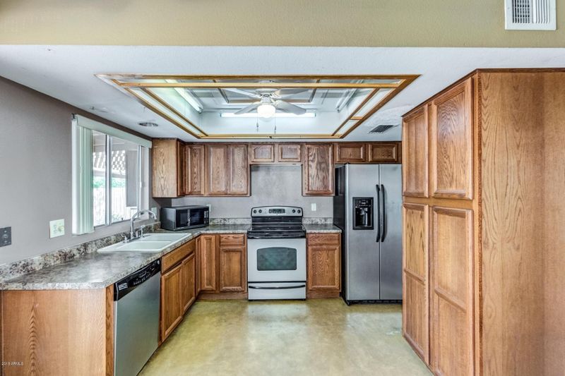 3216 E Helena Dr, Phoenix, AZ 85032