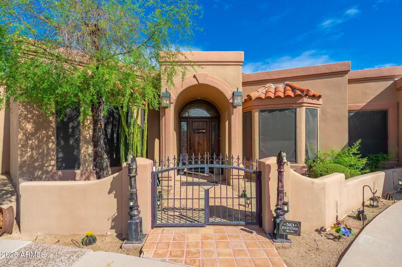 3216 Elmwood St, Mesa, AZ 85213