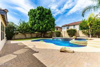 3216 Molly Ln, Phoenix, AZ 85083