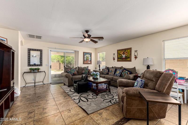 3216 72nd Ln, Phoenix, AZ 85043