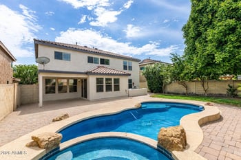 3216 W Molly Ln, Phoenix, AZ 85083