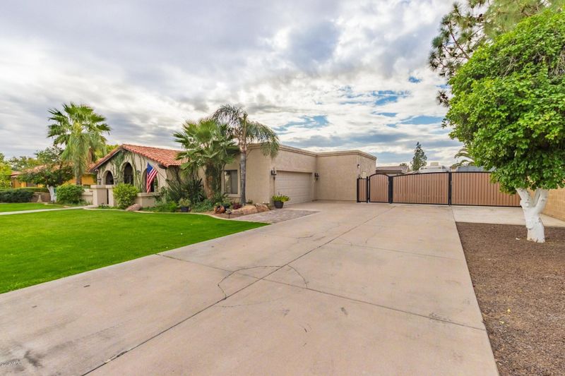 3217 E Elmwood St, Mesa, AZ 85213