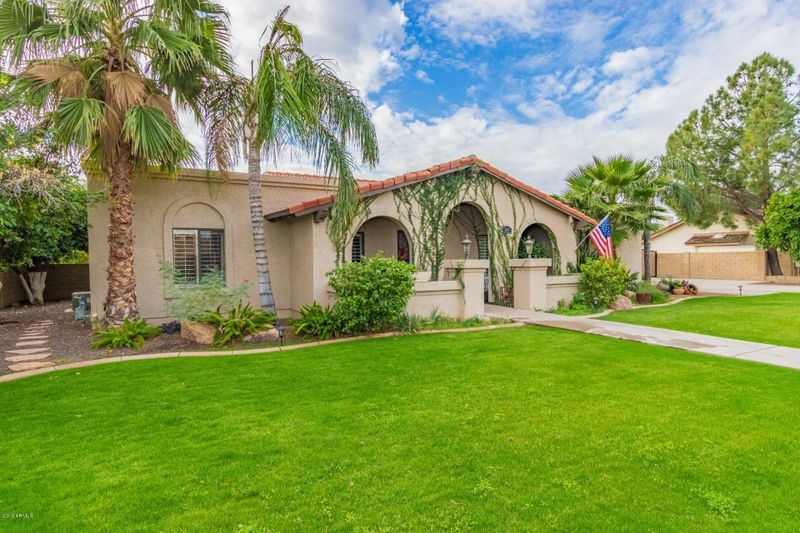 3217 E Elmwood St, Mesa, AZ 85213