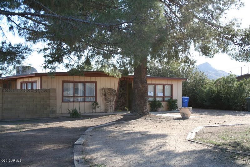 3217 E Greenway Ln, Phoenix, AZ 85032