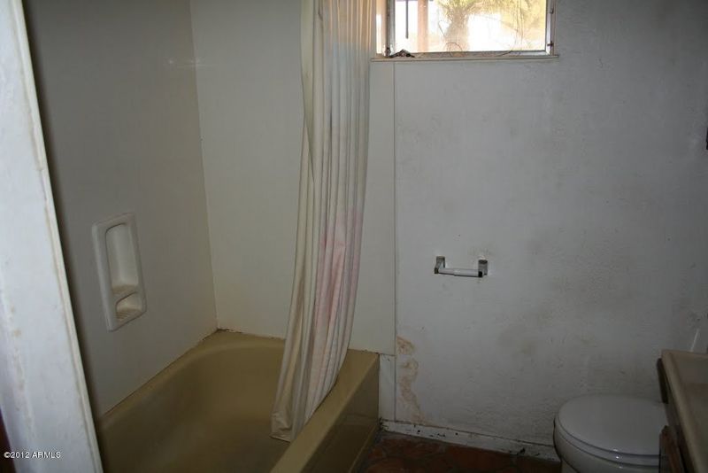 3217 E Greenway Ln, Phoenix, AZ 85032