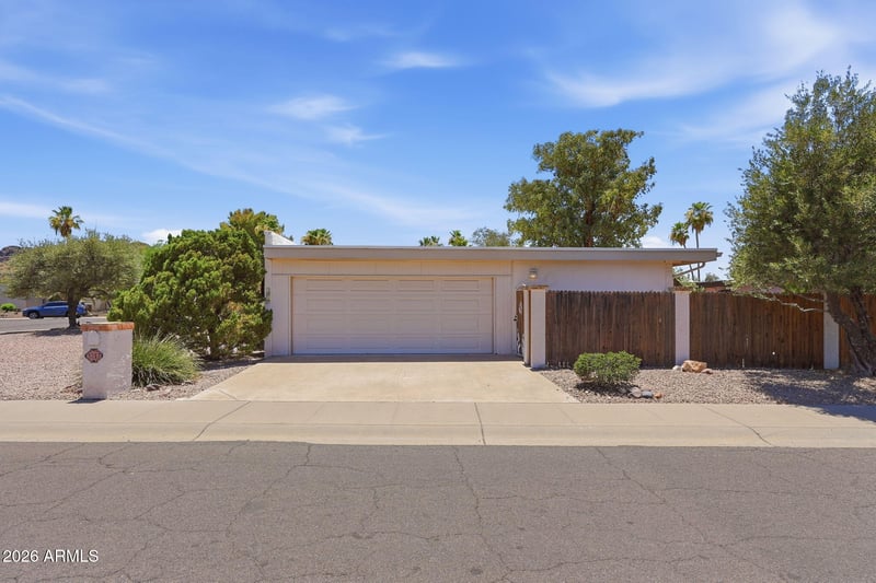 3217 E Malapai Dr, Phoenix, AZ 85028