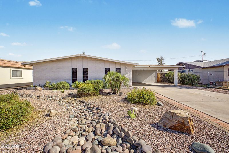 3217 E Pershing Ave, Phoenix, AZ 85032