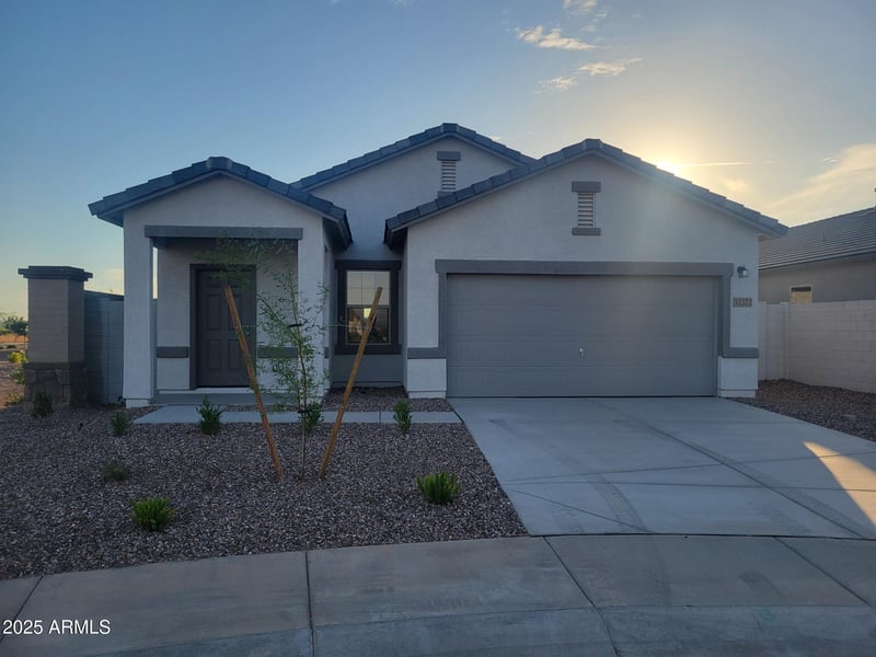 32172 Knauss Ln, San Tan Valley, AZ 85143