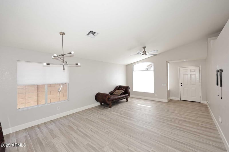 3218 Oraibi Dr, Phoenix, AZ 85050