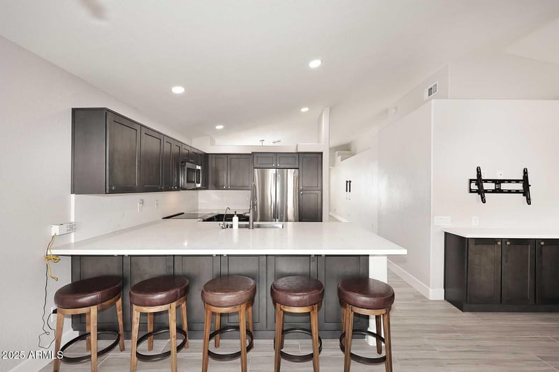 3218 Oraibi Dr, Phoenix, AZ 85050