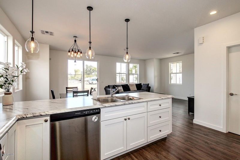 3218 W Glendale Ave #5, Phoenix, AZ 85051