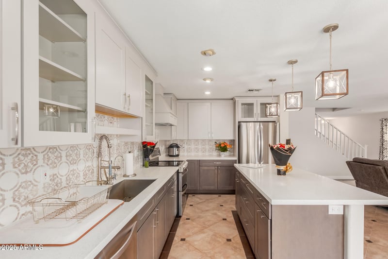 3219 Molly Ln, Phoenix, AZ 85085