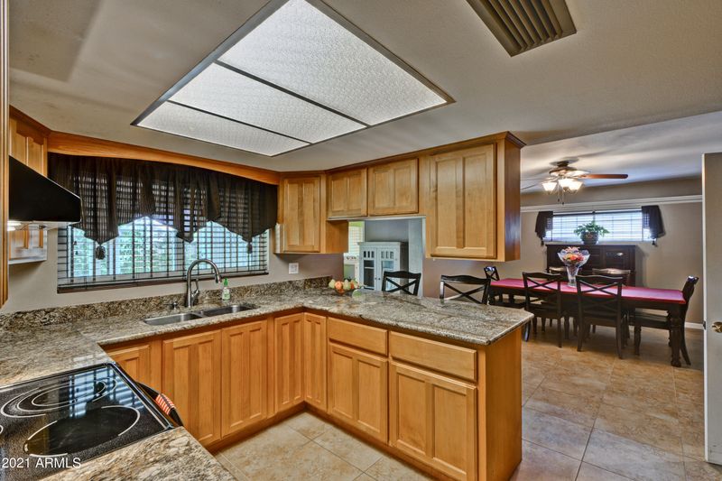 3219 W Sunnyside Ave, Phoenix, AZ 85029