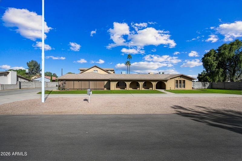 322 E Redfield Rd, Chandler, AZ 85225