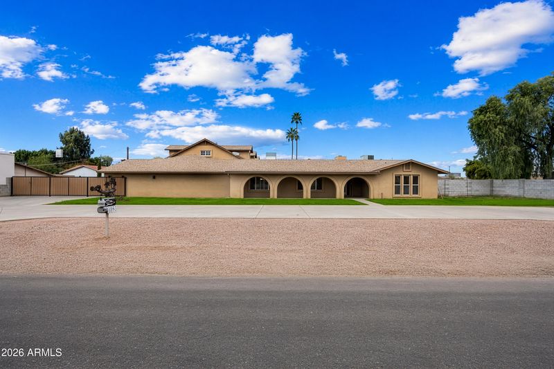 322 E Redfield Rd, Chandler, AZ 85225