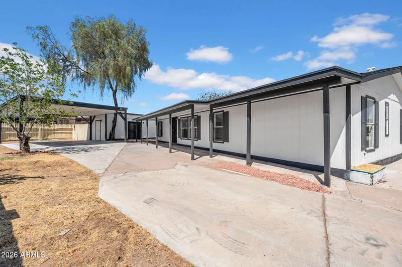 322 Wagoner Rd, Phoenix, AZ 85022