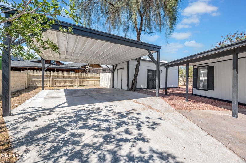 322 Wagoner Rd, Phoenix, AZ 85022