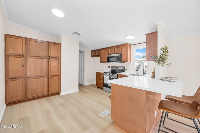 322 Wagoner Rd, Phoenix, AZ 85022