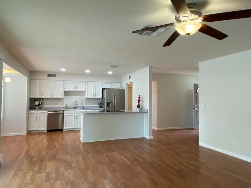 3220 E Angela Dr, Phoenix, AZ 85032